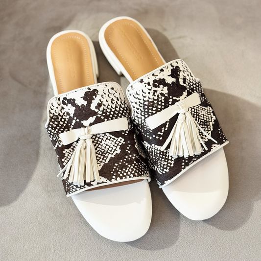 Un par de flats con un print.